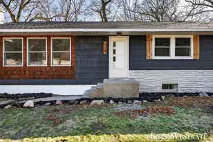 938 Delora St, Muskegon, MI 49442 - Photo 2