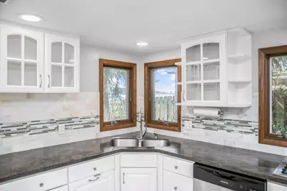 24199 N Shore Drive, Edwardsburg, MI 49112 - Photo 8