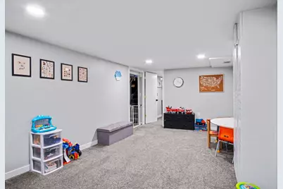 1253 Emerald Avenue NE, Grand Rapids, MI 49505 - Photo 16