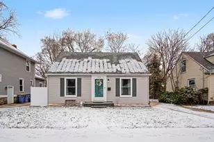 1253 Emerald Ave NE, Grand Rapids, MI 49505 - Photo 2