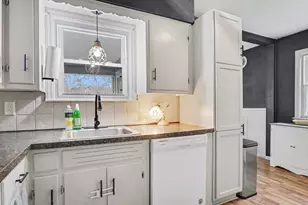 1253 Emerald Ave NE, Grand Rapids, MI 49505 - Photo 8