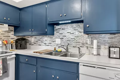 734 W Kilgore Road #101, Kalamazoo, MI 49008 - Photo 12