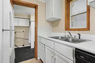 9558 Belding Rd NE, Rockford, MI 49341 - Photo 10