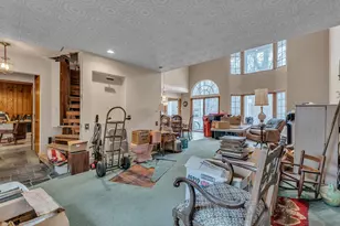 22030 Rougewood Dr, Southfield, MI 48033 - Photo 6