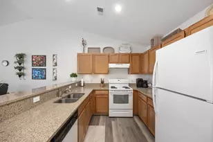 3321 Clear Vista Ct NE, Grand Rapids, MI 49525 - Photo 12