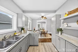 714 Emerald Ave NE, Grand Rapids, MI 49503 - Photo 8