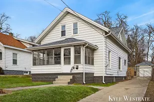 714 Emerald Ave NE, Grand Rapids, MI 49503 - Photo 2