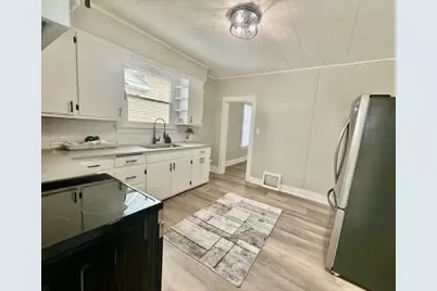 415 W Forest Avenue, Muskegon, MI 49441 - Photo 8