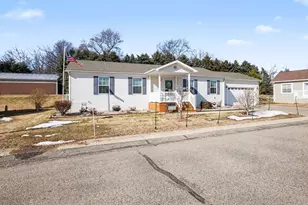707 Peach Ln, Fremont, MI 49412 - Photo 28