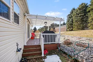 707 Peach Ln, Fremont, MI 49412 - Photo 2