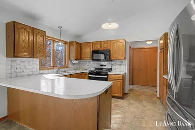 8050 Oakview Ridge Drive NE, Rockford, MI 49341 - Photo 10