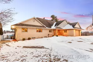 530 Glenwood Ave, Muskegon, MI 49445 - Photo 2