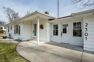 2301 Willa Dr, Saint Joseph, MI 49085 - Photo 4