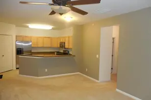 824 W Summerfield Gln Cir, Ann Arbor, MI 48103 - Photo 4