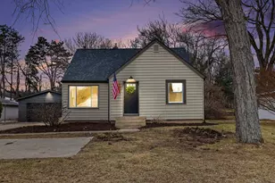 6672 Cascade Rd SE, Grand Rapids, MI 49546 - Photo 2