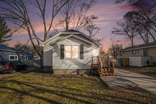 133 E 20th St, Holland, MI 49423 - Photo 2