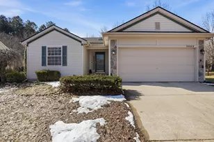 3422 Herrington Dr, Holly, MI 48442 - Photo 2