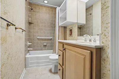 422 Briar Court, Saint Joseph, MI 49085 - Photo 20