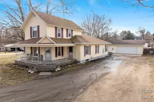 242 S Maple St, Freeport, MI 49325 - Photo 1