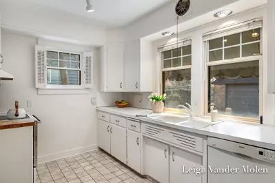 414 Cheshire Drive NE, Grand Rapids, MI 49505 - Photo 18