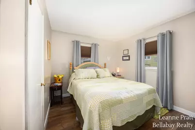 71 S Cedar Avenue, Battle Creek, MI 49037 - Photo 14