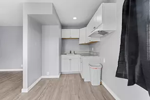 2490 Stieber St, Westland, MI 48186 - Photo 8