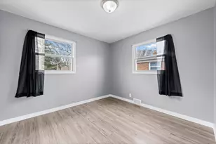 2490 Stieber St, Westland, MI 48186 - Photo 10