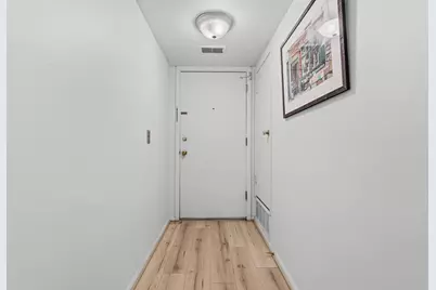 734 W Kilgore Road #208, Kalamazoo, MI 49008 - Photo 4