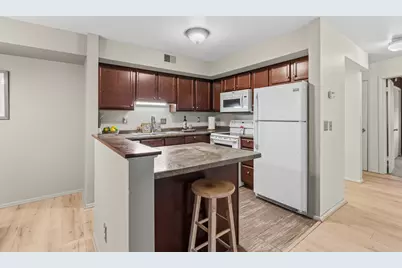 734 W Kilgore Road #208, Kalamazoo, MI 49008 - Photo 6