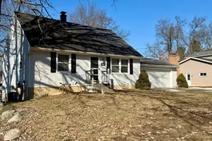 885 Argo Ave SE, Grand Rapids, MI 49546 - Photo 1