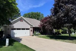 8127 Robinbrook St, Richland, MI 49083 - Photo 2