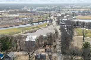 745 N Shore Dr, Benton Harbor, MI 49022 - Photo 32