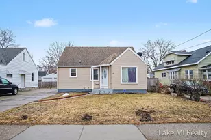44 Honeoye St SW, Grand Rapids, MI 49548 - Photo 1