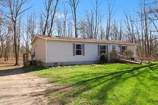 5238 Tilmann Ln, Weidman, MI 48893 - Photo 2