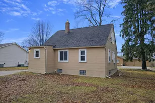 21671 Sunnyview St, Clinton Twp, MI 48035 - Photo 4