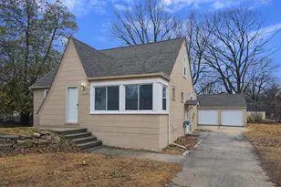 21671 Sunnyview St, Clinton, MI 48035 - Photo 1