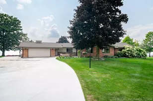 10303 Orchard Ln, Lakeview, MI 48850 - Photo 2