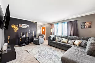 34353 Chope Pl, Clinton Twp, MI 48035 - Photo 4