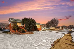 34353 Chope Pl, Clinton, MI 48035 - Photo 1