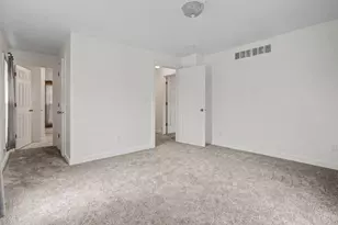 16 S Broad St, Battle Creek, MI 49017 - Photo 14