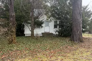 12071 Devoe St, Southgate, MI 48195 - Photo 2