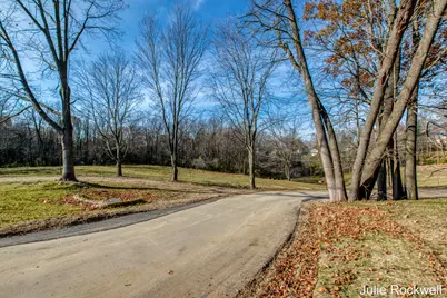 4268 Bradford Street NE, Grand Rapids, MI 49525 - Photo 2