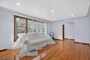 18759 Huntington Ave, Harper Woods, MI 48225 - Photo 12