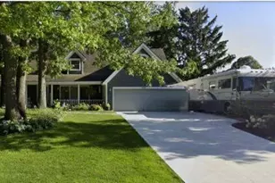 15290 Canary Dr, Grand Haven, MI 49417 - Photo 2