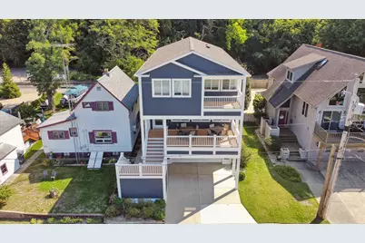 622 Vine Street, Saint Joseph, MI 49085 - Photo 1