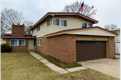 910 Elizabeth Court, Mount Pleasant, MI 48858 - Photo 1