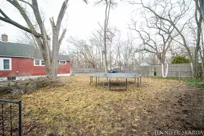 296 W Larch Avenue, Muskegon, MI 49441 - Photo 6