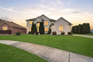 19444 Jack Pine Dr, Macomb, MI 48042 - Photo 1