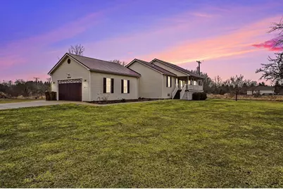 10044 W Sargent Road, Fowlerville, MI 48836 - Photo 2