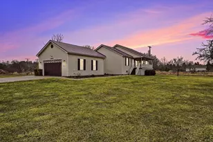 10044 W Sargent Rd, Fowlerville, MI 48836 - Photo 2